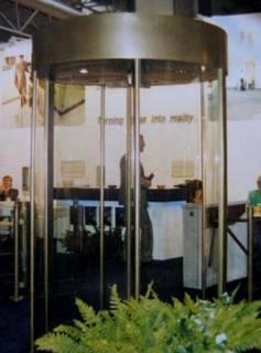 Revolving_Door_1547.JPG